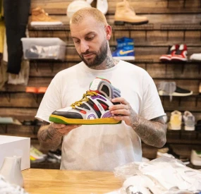 Gucci tạo cơn sốt giày sneaker cạnh tranh ngôi vương của Air  Jordan