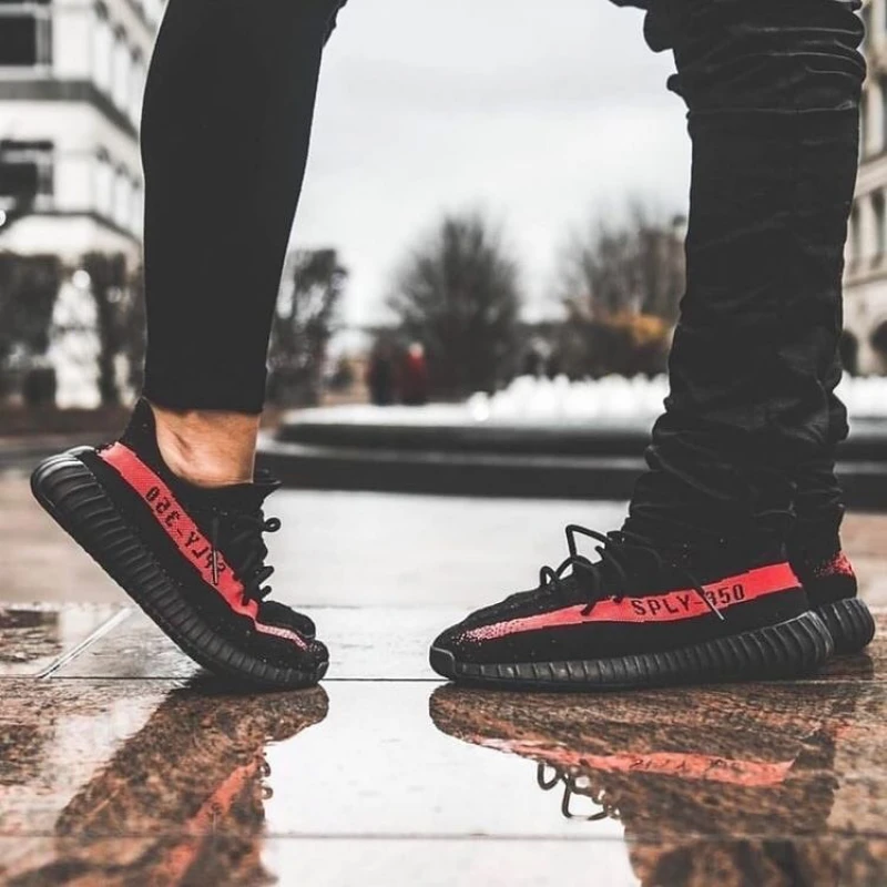 YEEZY BOOST 350 V2 CORE BLACK RED