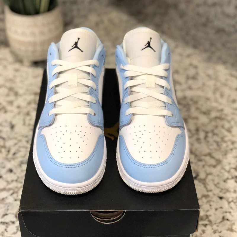 Jordan 1 Low Ice Blue Black 554723-401