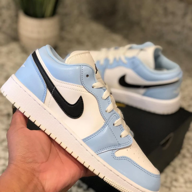 Jordan 1 Low Ice Blue Black 554723-401