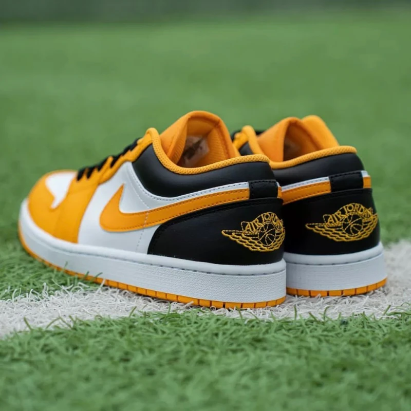 Jordan 1 Low Taxi 553558-701