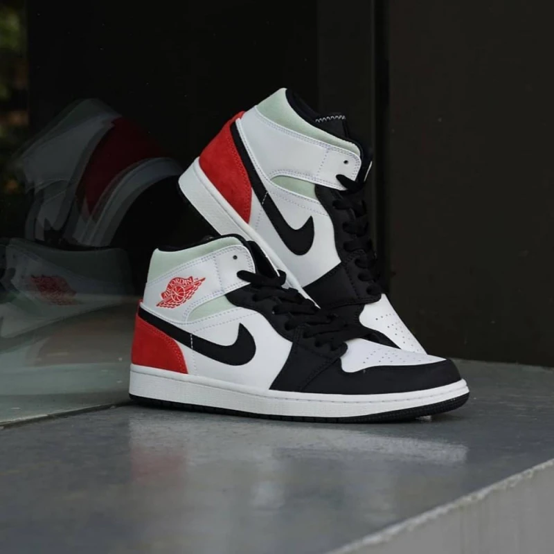 Jordan 1 Mid SE Union Black Toe 852542-100